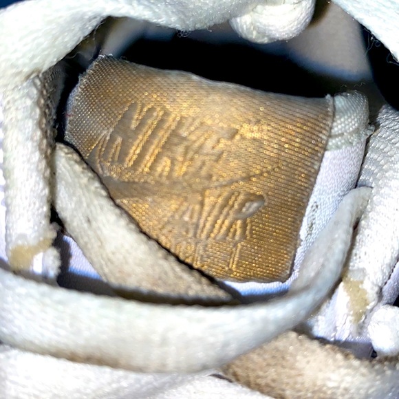 𝙉𝙞𝙠𝙚 𝘼𝙞𝙧 𝙁𝙤𝙧𝙘𝙚 1 𝙂𝙤𝙡𝙙 𝙏𝙧𝙞𝙢𝙢𝙚𝙙 - Picture 7 of 9